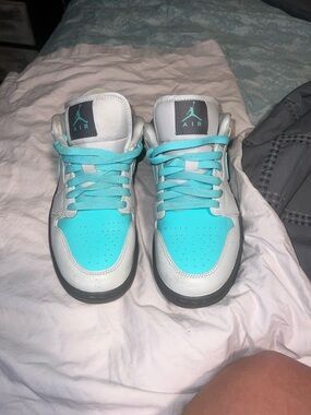 Jordan Low-Top Sneakers in White and Teal Blue